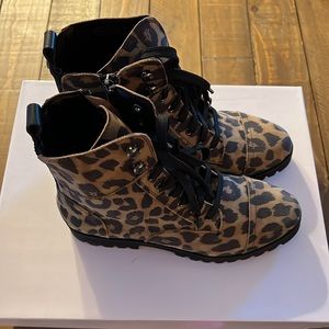 Donald Pliner Ease Combat Boot Leather & Suede Bootie Leopard print BRAND NEW